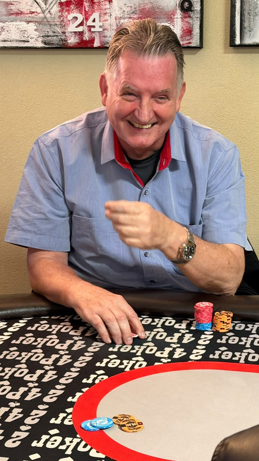 Joe, unser Kartenfreund, am 24Poker-Tisch
